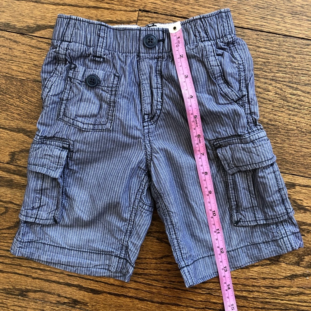 ♥️3/$15♥️Baby Gap blue pinstripe boys shorts.